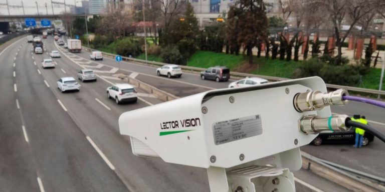 Las cámaras que controlan las ZBE te vigilarán mucho más de lo que te imaginas