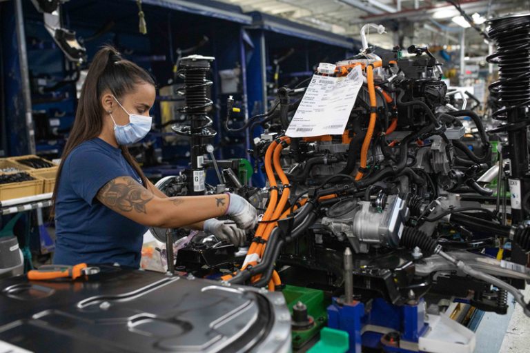 Otro récord del automóvil: la exportación de componentes españoles crece más que nunca