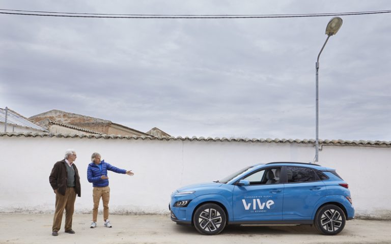El tamaño no importa: cuatro vecinos, un Hyundai ecológico… y Jesús Calleja