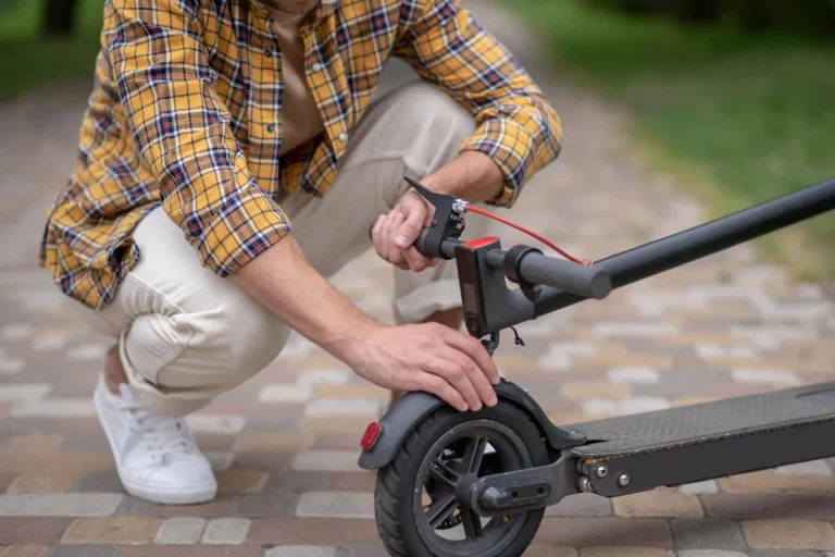 El detalle que tienen estos 4 patinetes eléctricos y que los hace perfectos para moverte por la ciudad