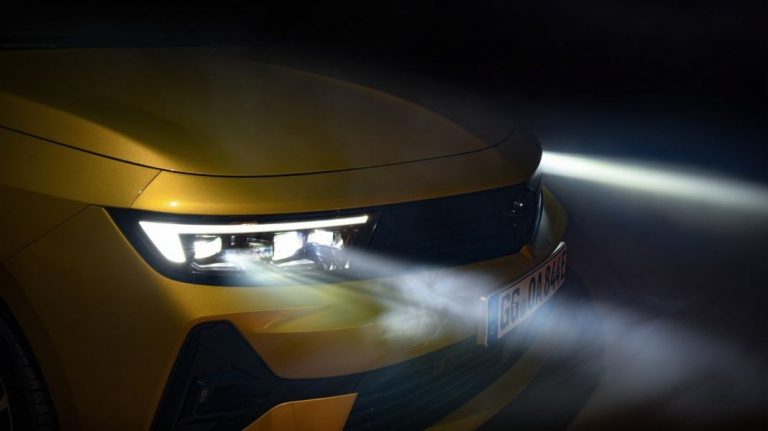 Si no usas bien las luces de tu coche la DGT te puede multar con 200 euros