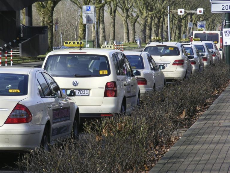 La DGT advierte: hasta 6.000 euros de multa si llevas así la matrícula