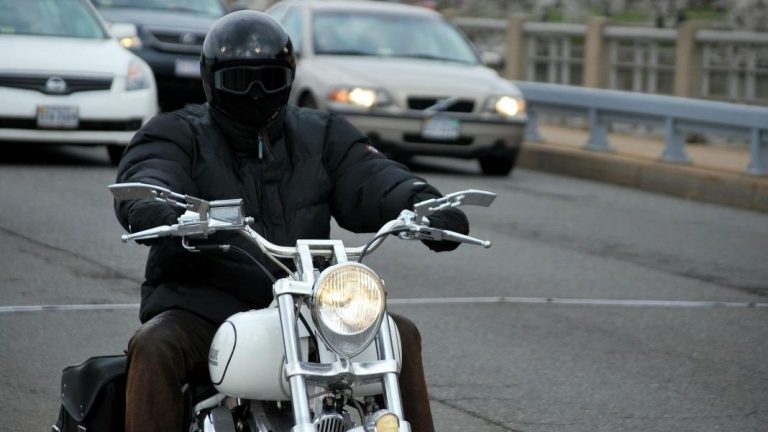 Las motos camufladas de la DGT: ¿Cómo son y a quién multan?