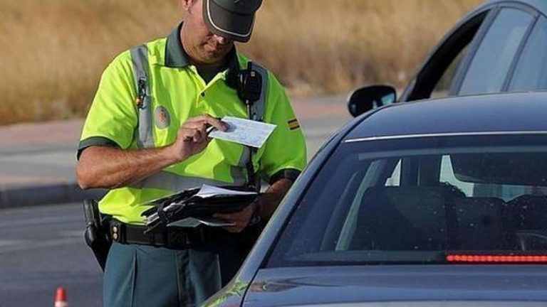 Diferencias entre aparcar y estacionar