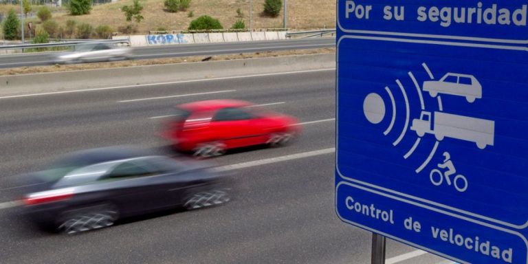 Esto sucede si frenas justo antes de pasar por un radar