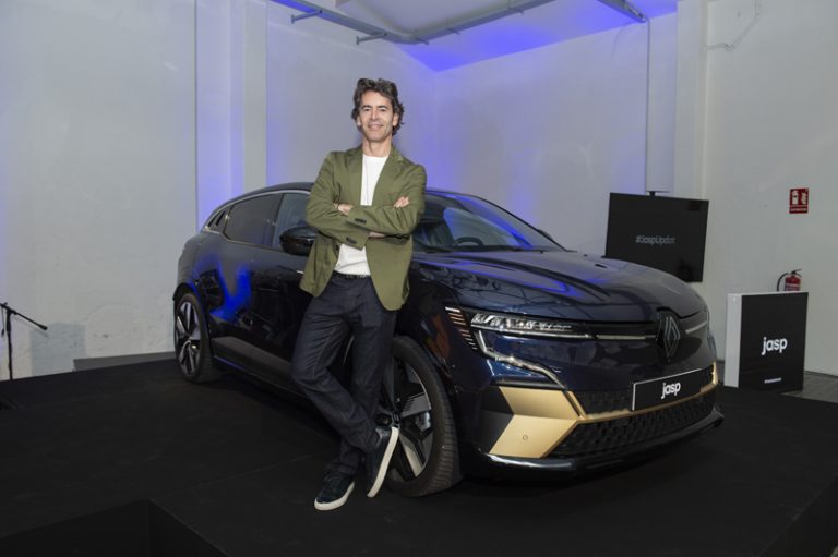 Eduardo Noriega, vuelve a ser ‘joven y sobradamente preparado’ gracias a Renault