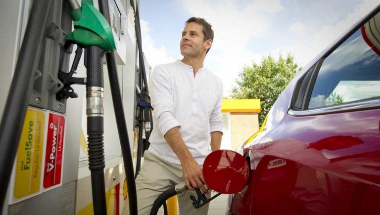 El depósito de gasolina siempre de la mitad para arriba: Estos son los motivos