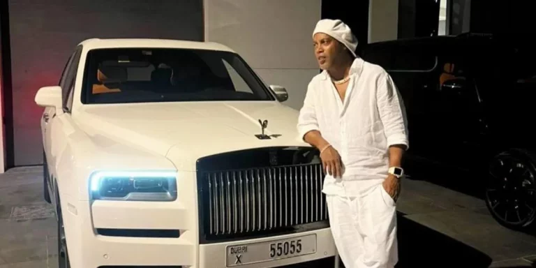 Este es el coche más «humilde» que tiene Ronaldinho