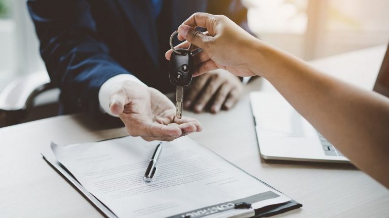 La falta de coches nuevos hace caer el stock de los vehículos de ocasión