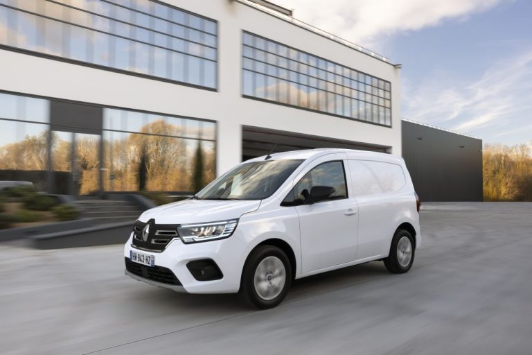 El nuevo Renault Kangoo Furgón E-Tech eléctrico asegura un reparto sostenible