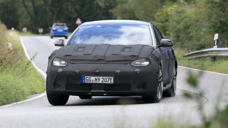 Ioniq 6. La futura berlina eléctrica de Hyundai calienta motores