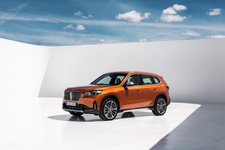 Nuevo BMW X1, el SUV compacto alemán da el salto a la era digital y electrificada