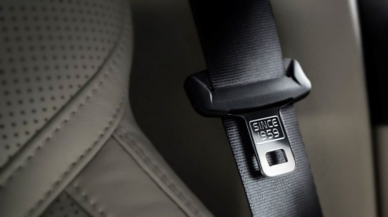 Estos elementos de seguridad no son obligatorios en tu coche clásico