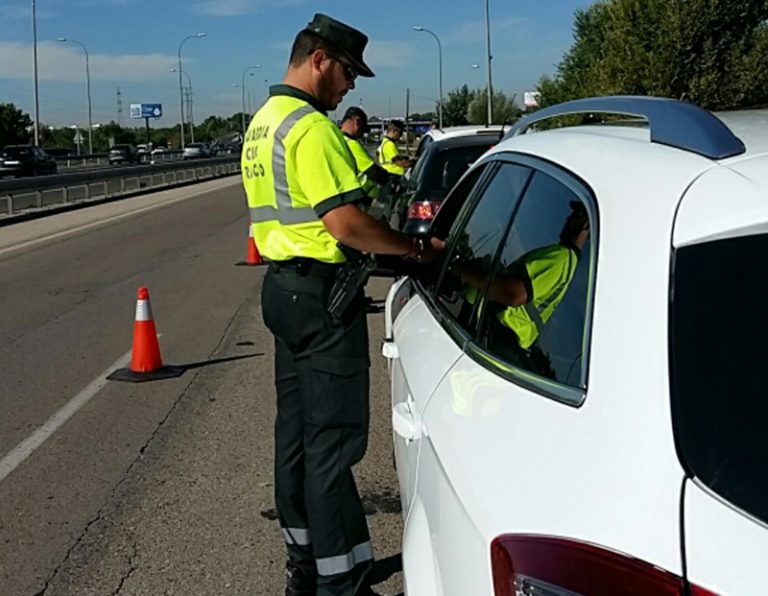 La DGT revisará tu coche en la propia carretera