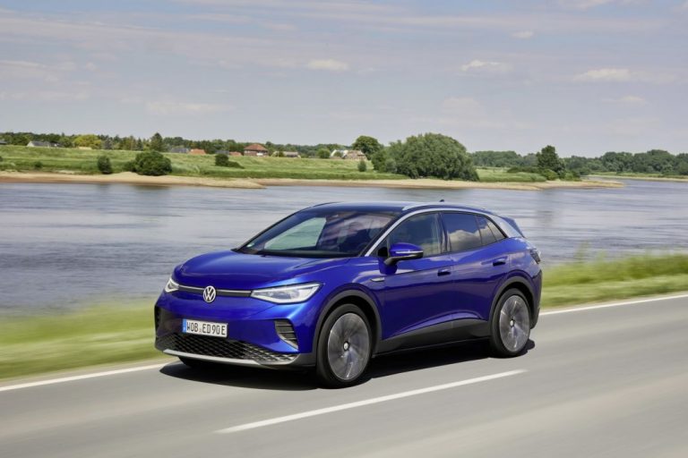 El Volkswagen ID.4 que se sale de la carretera, ahora con tracción integral