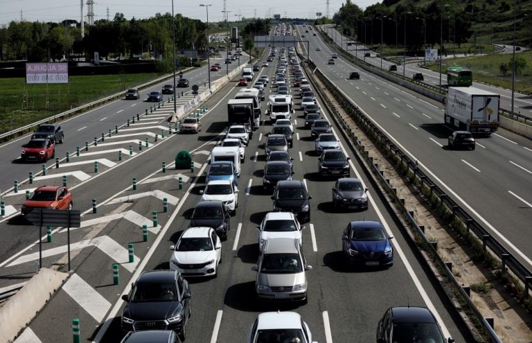 El carril que ayuda a evitar sustos en las autopistas y autovías, pero que no debe utilizarse