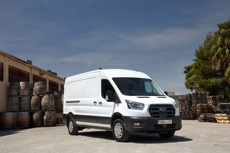 Ford E-Transit: ¿compensa pagar el doble?