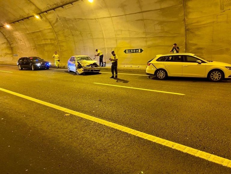 Esta es la manera correcta de circular por un túnel
