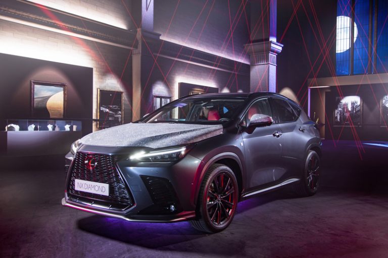 Lexus va mas allá del lujo con un NX cubierto de diamantes