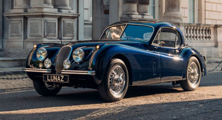 Este magnífico Jaguar XK120 de 1952 funciona con electricidad