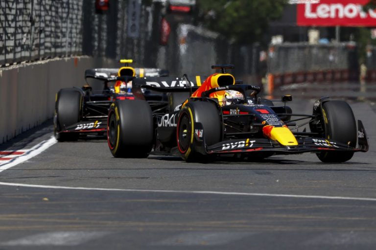 Red Bull golea a un Ferrari que marca en propio meta