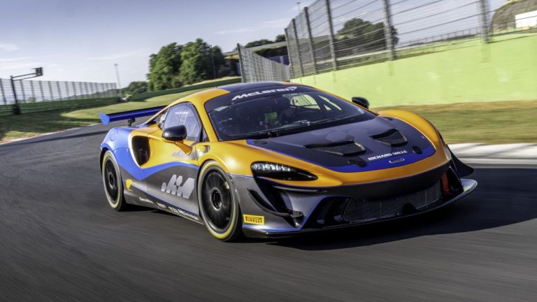 El nuevo McLaren Artura GT4 hace su debut en el Goodwood Festival