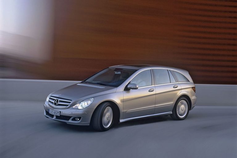 Un millón de Mercedes-Benz son llamados a revisión