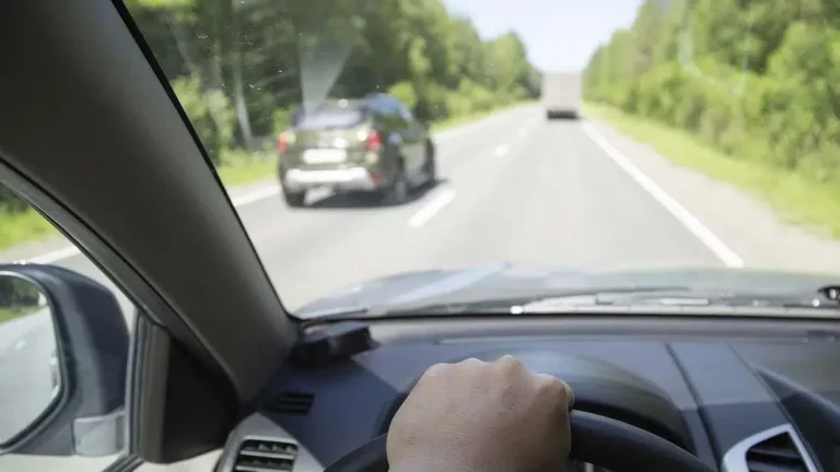 Los tramos de carretera más peligrosos para adelantar