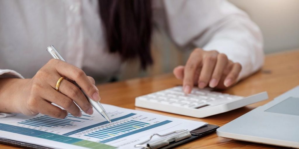 Álvaro (39), mecánico: ‘Con lo que pagas al año por el mantenimiento de tu coche te pegas unas vacaciones en un todo incluido de Punta Cana’ 167 Motor16 Calcula la mejor opción en cuatro pasos