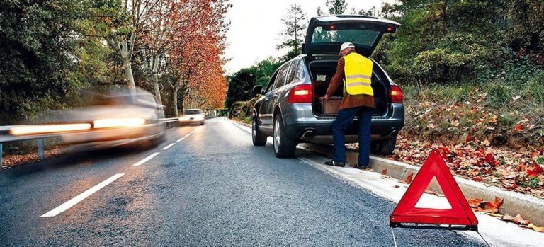 La DGT quiere eliminar ya los triángulos de emergencia