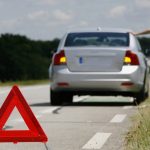 Diez malos hábitos al volante que disparan las averías de tu coche hasta 10.000 euros en el taller