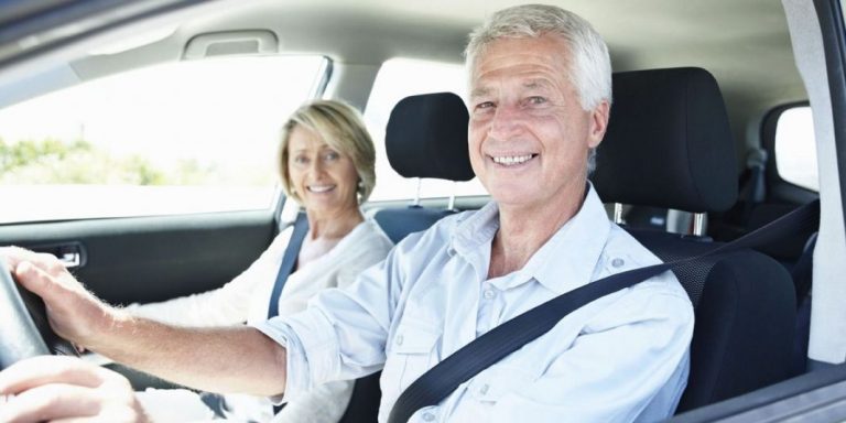 La edad a la que los conductores dicen adiós al carné y el motivo por el que lo hacen