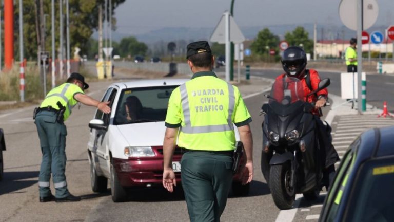 La multa de 6.000 euros que te puede caer por la matrícula del coche que conduces (aunque no sea tuyo)