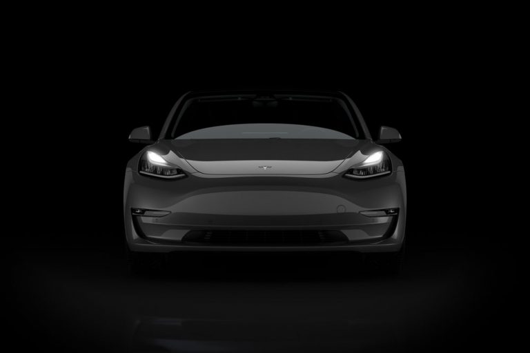 Nuevo reto para los hackers: robar un Tesla en dos minutos