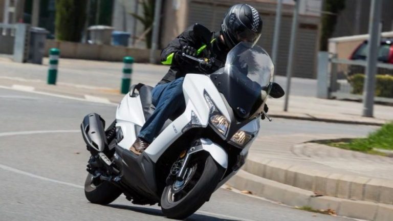 Así debes cuidar la batería de tu moto para que sobreviva al invierno