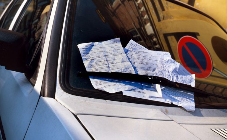 Multa de 200 euros si dejas así aparcado tu coche