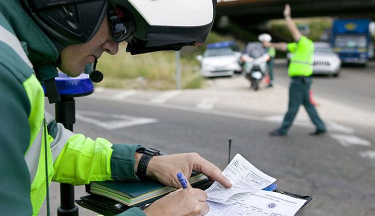 Los motivos por los que la DGT ha multado a más de 6.300 conductores en una semana