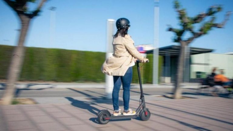 La DGT se pone seria con los patinetes eléctricos y les pedirá nuevos papeles