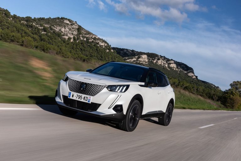 Peugeot e-2008. Un español universal