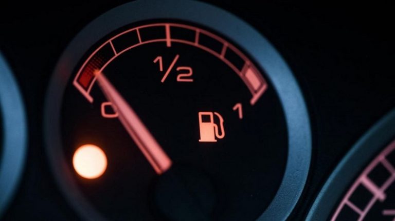 Adiós al debate: ¿Cuánto dura la reserva de tu coche?