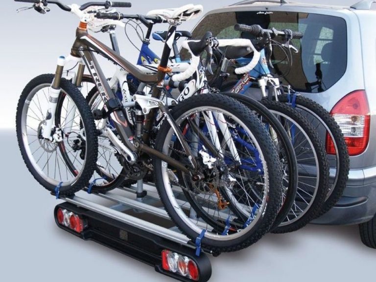 ¿Cuánto puede sobresalir mi bicicleta en anchura respecto a mi coche?