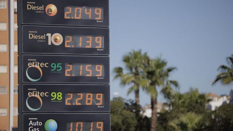 ¿Quieres saber el precio del litro de gasolina en cualquier gasolinera? Este es el truco definitivo