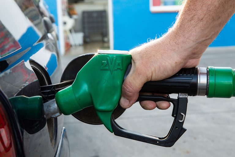 Cinco trucos para ahorrar combustible