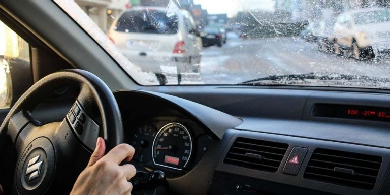 El secreto para limpiar el salpicadero del coche
