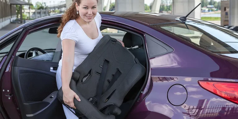 La manera correcta de llevar a tus hijos en el coche para la vuelta al cole