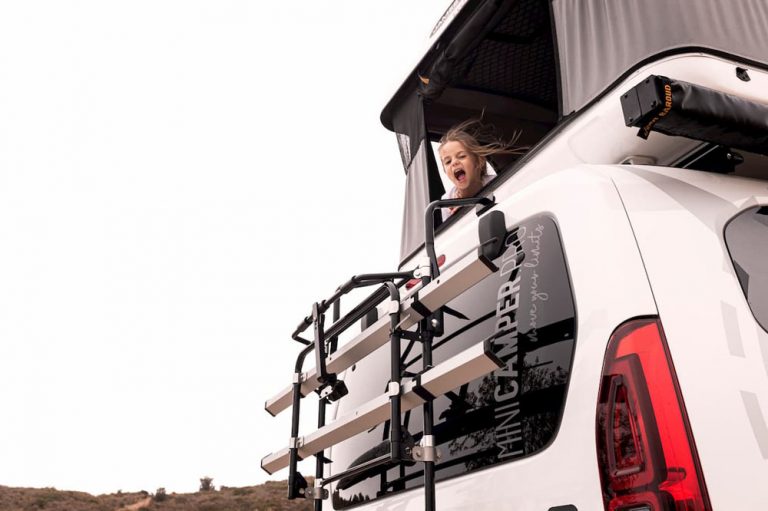 Con estos accesorios conviertes tu coche en un vehículo camper