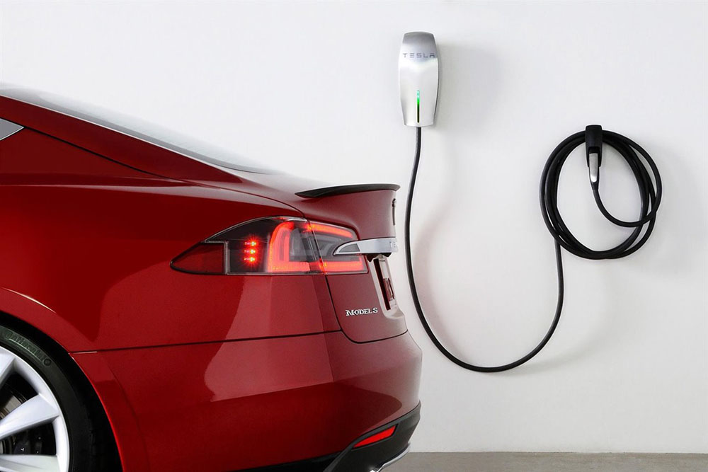 2022 Cargador coche eléctrico. Tesla. Imagen.