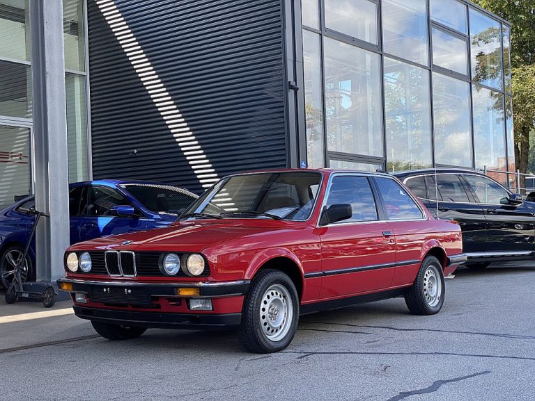 Este BMW 323i con 37 años de vida es más caro que un M3 a estrenar