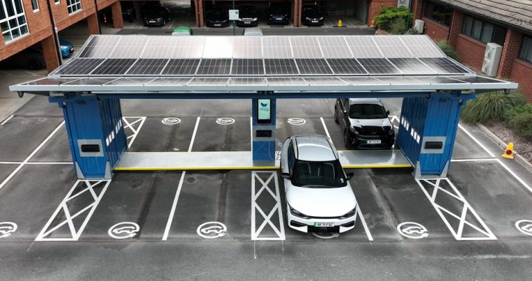 En tres meses esta estación de carga solar permite recorrer más de 32.000 kilómetros