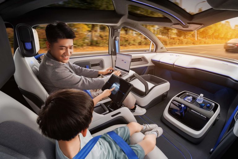 Este coche autónomo conduce como una persona con 20 años de experiencia al volante